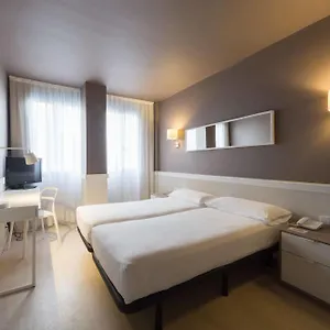 Paral-lel Otel