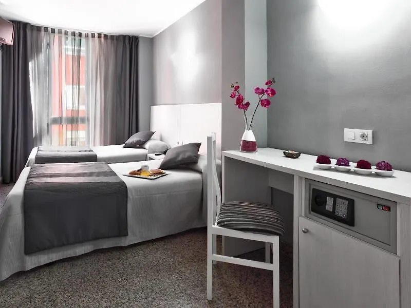 Hotel Nuevo Triunfo Барселона