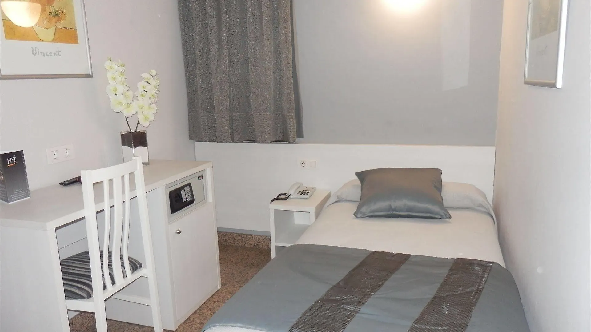 Hotel Nuevo Triunfo Барселона